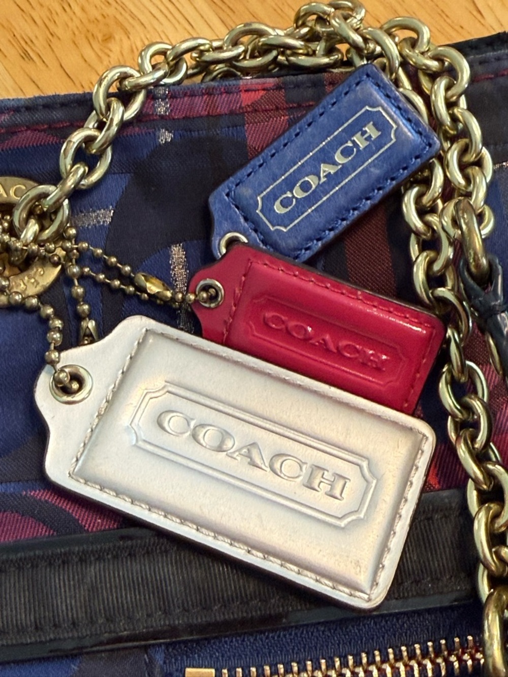 Coach Poppy Navy&Pink Plaid Signature Tote w/black patent Handles on a goldchain - Picture 4 of 13
